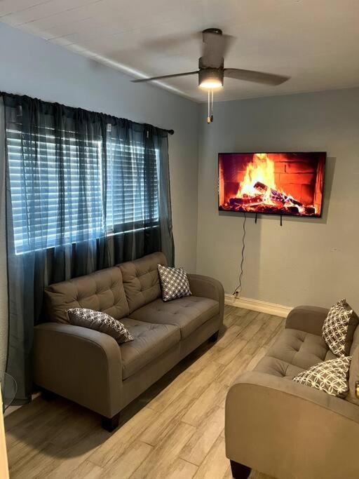 3Bdrm Modern Entertainment Home オーランド エクステリア 写真